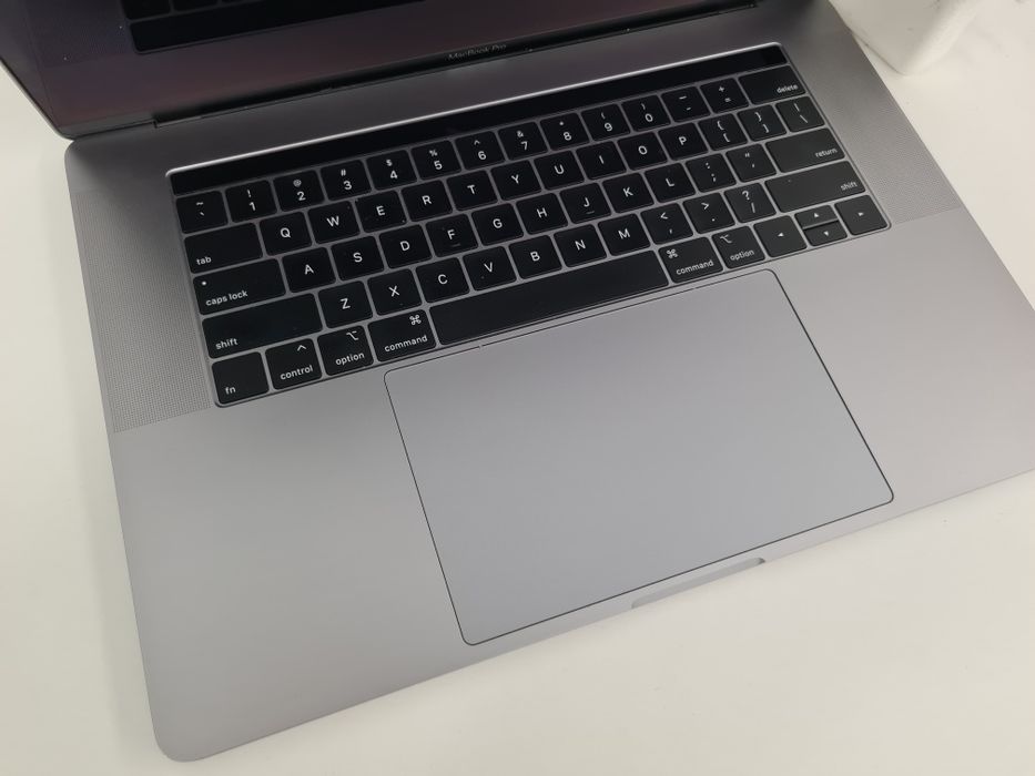 Macbook Pro A1990 Emc 3215 Ano 2018  para peças
