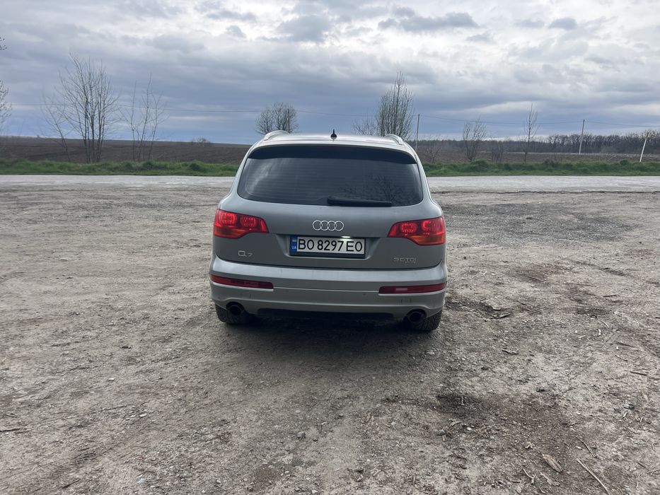 Продам Ayді Q7..