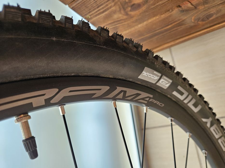 koła MTB 29 cali komplet 29x2.25 bębenek 12s microspline Shimano