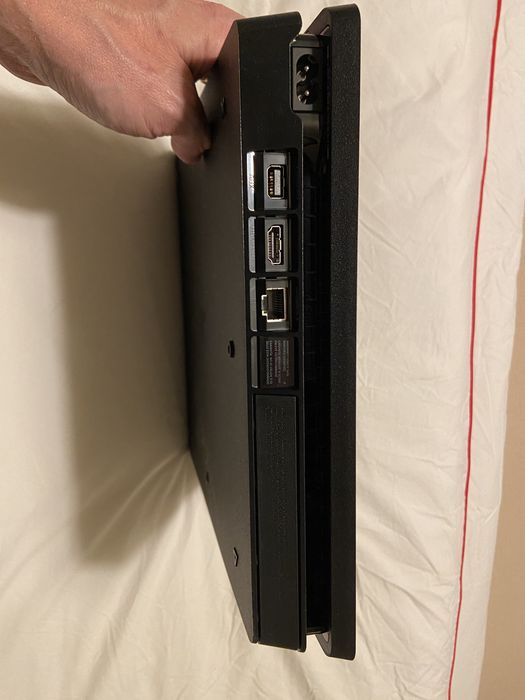 PlayStation 4 com comandos