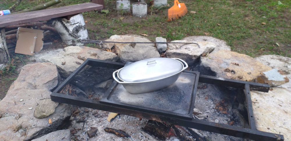 Witam.Sprzedam aluminiowy owalny garnek na ognisko.