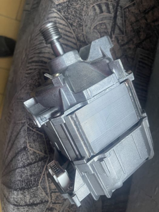 Двигун машини пральноі Bosch