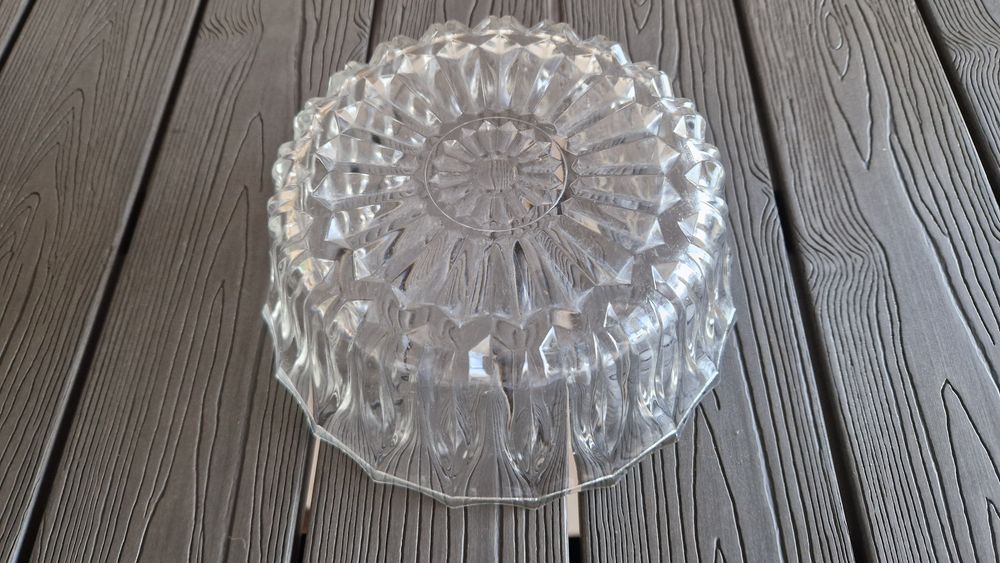 Taça de vidro transparente