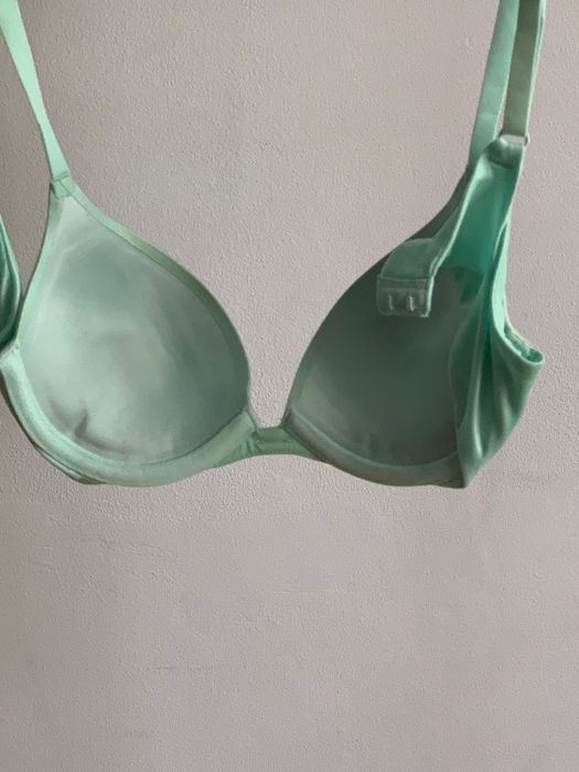 Biustonosz Victoria’s Secret 70B