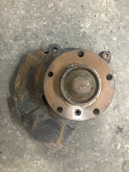 Кулаки поворотные (Цапфа) BMW E34