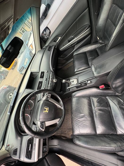 Honda accord  2008 року 3.5 газ бензин