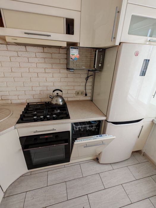 2к в центре Дружковки с евроремонтом лифт Французская 79 ледовая арена