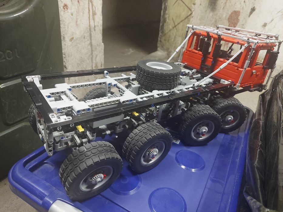 Lego Technic MOC Tatra 8×8 napęd