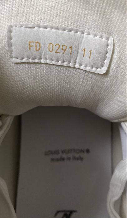Кросівки LOUIS VUITTON.