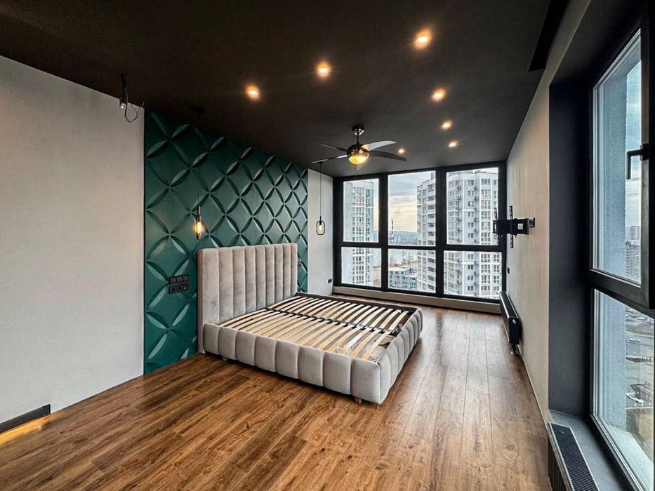 Київ. 3-кімн. квартира ЖК Лебединий, вул. Ревуцького, метро Харківська