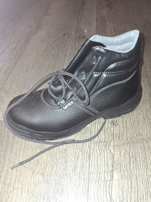 Buty robocze męskie rozmiar 42.