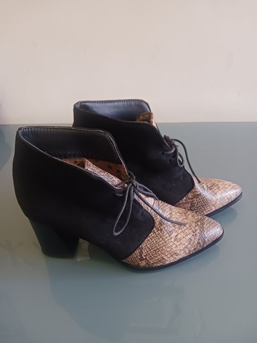 Sapato , bota de camurça preta