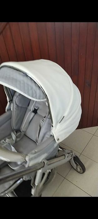 carrinho de bebe vendo trio completo marca bebecar está como novo