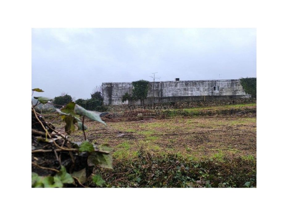 Terreno para construção em altura, em Vila Verde.