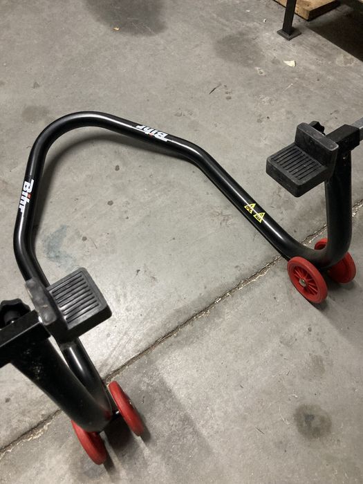 Cavalete para sustentar mota