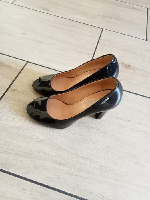 Eleganckie czarne buty na obcasie, rozmiar 36