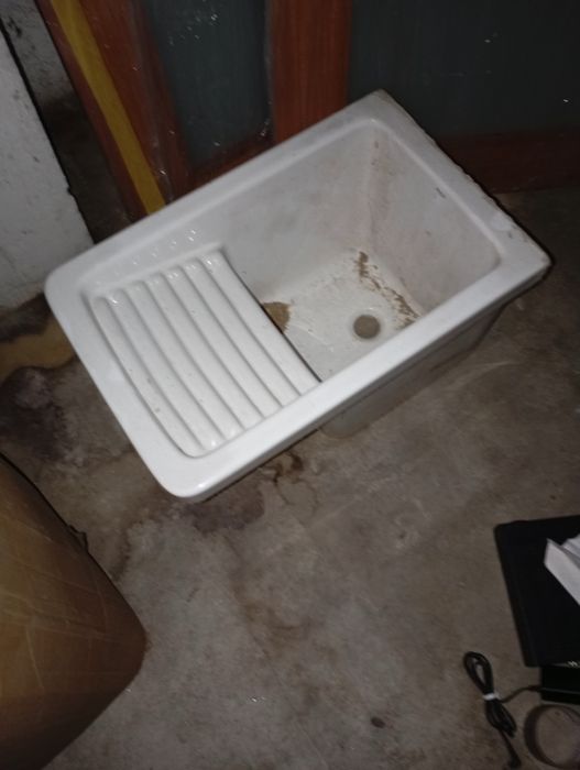 Tanque em loiça porcelana