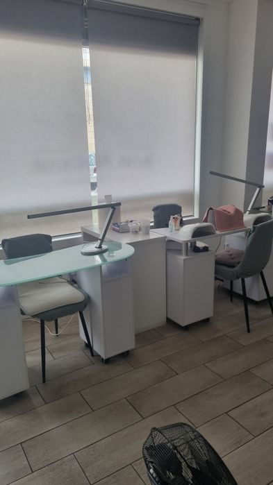 Alugo mesa de manicur e gabinete de estetica