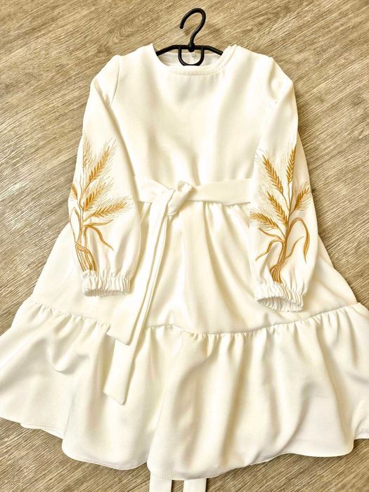 Сукні з вишивкою на дівчинку розміри 116-128