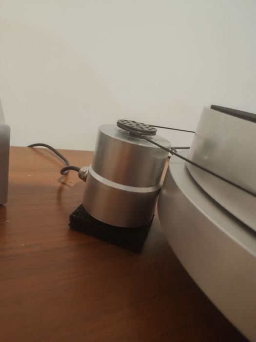 Gira discos Acoustic Signature Hi End