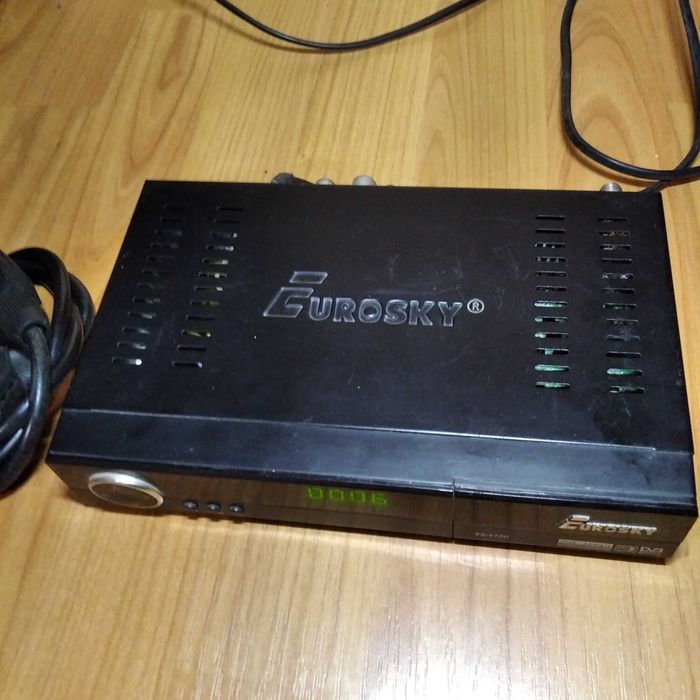 Тюнер Eurosky es4100