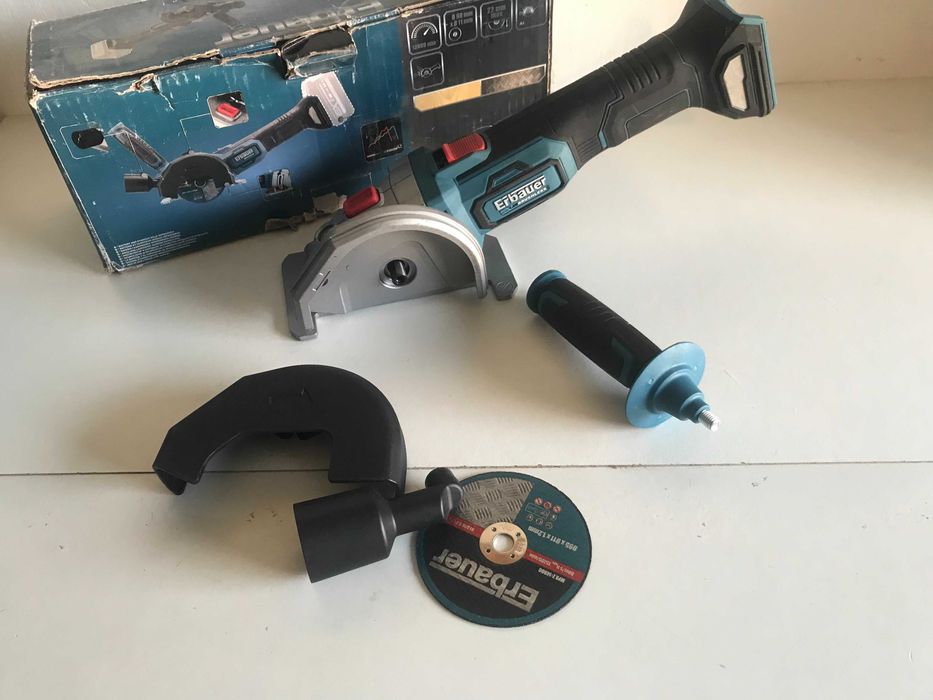 Безщіткова акумуляторна міні-дискова пилка Erbauer EMCS18-Li 98 мм