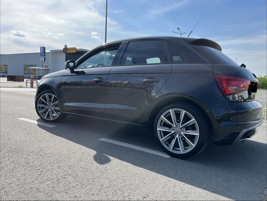 Audi A1 1.6 TDI sportback sline 5 drzwi
