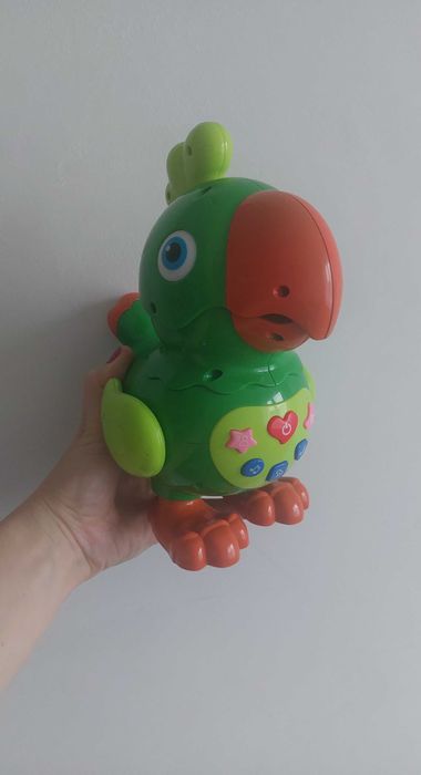 Papuga gadula interaktywna mówi chodzi śpiewa opowiada bajki
