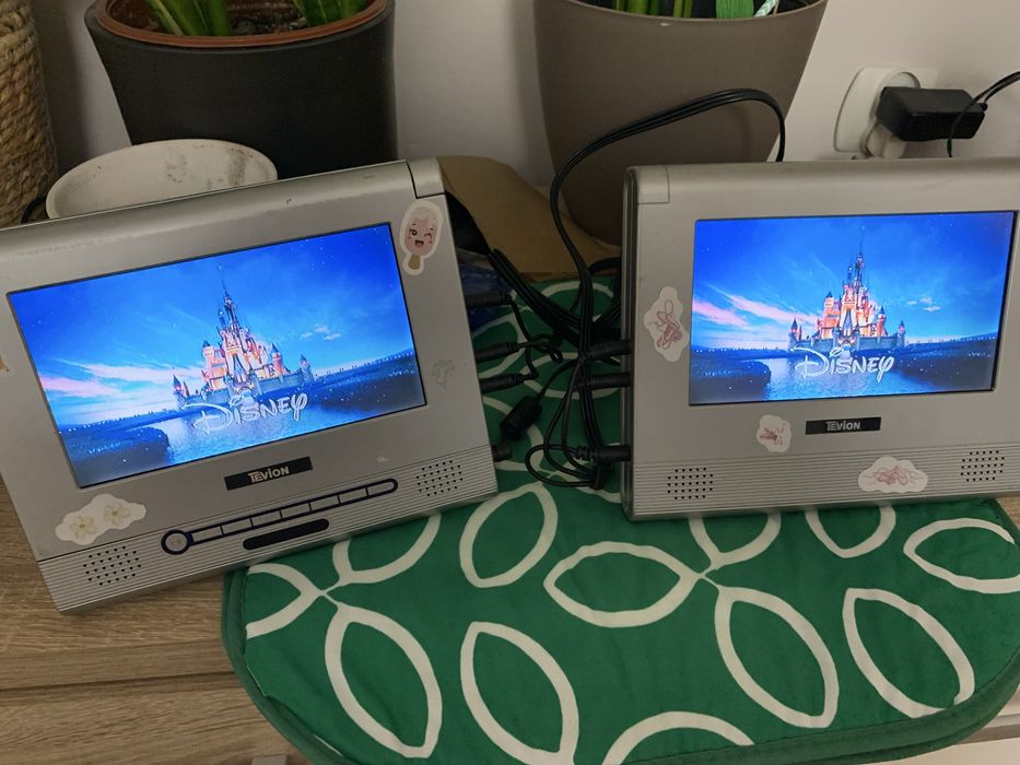 Ekrany do samochodu z DVD