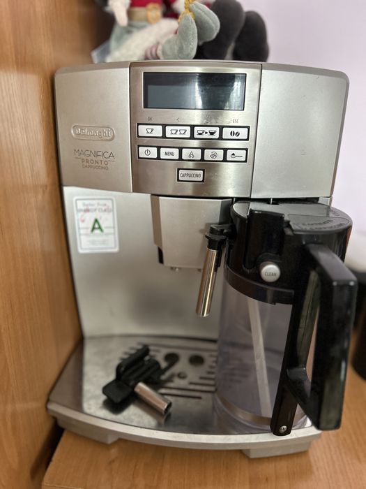 Автоматична кавомашина DeLonghi Magnifica Pronto Cappuccino