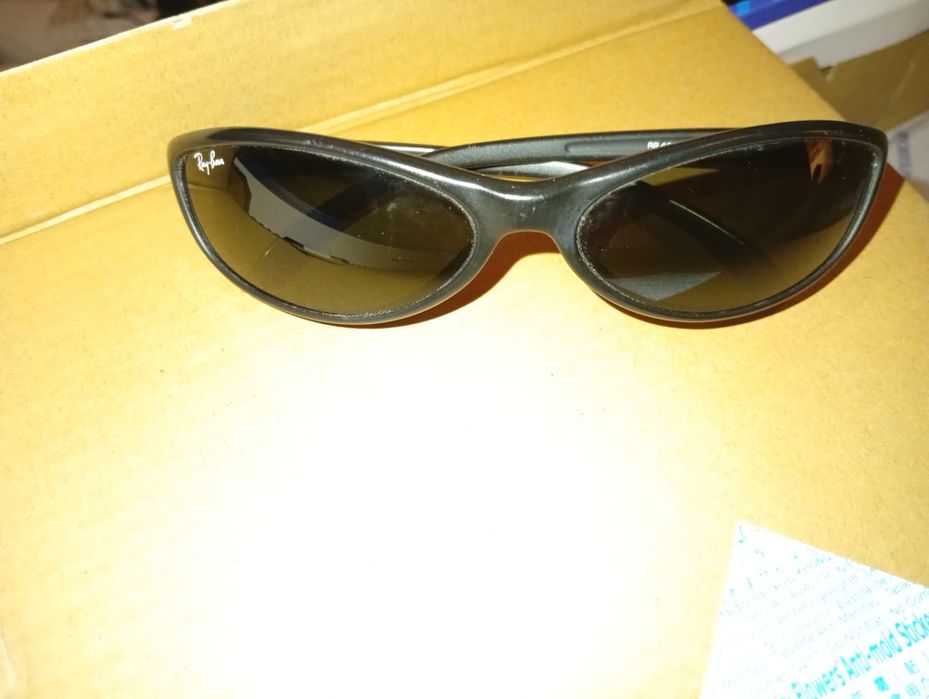 Óculos de sol marca Ray Ban