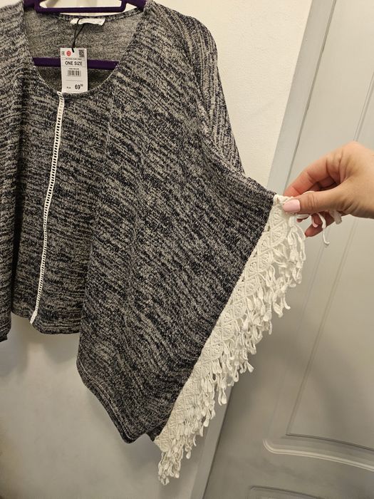 Piękne ponczo/narzutka/sweterek rozmiar one size Reserved nowe z metką!