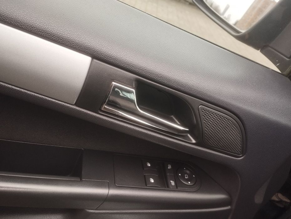 Продам автомобіль Opel zafira