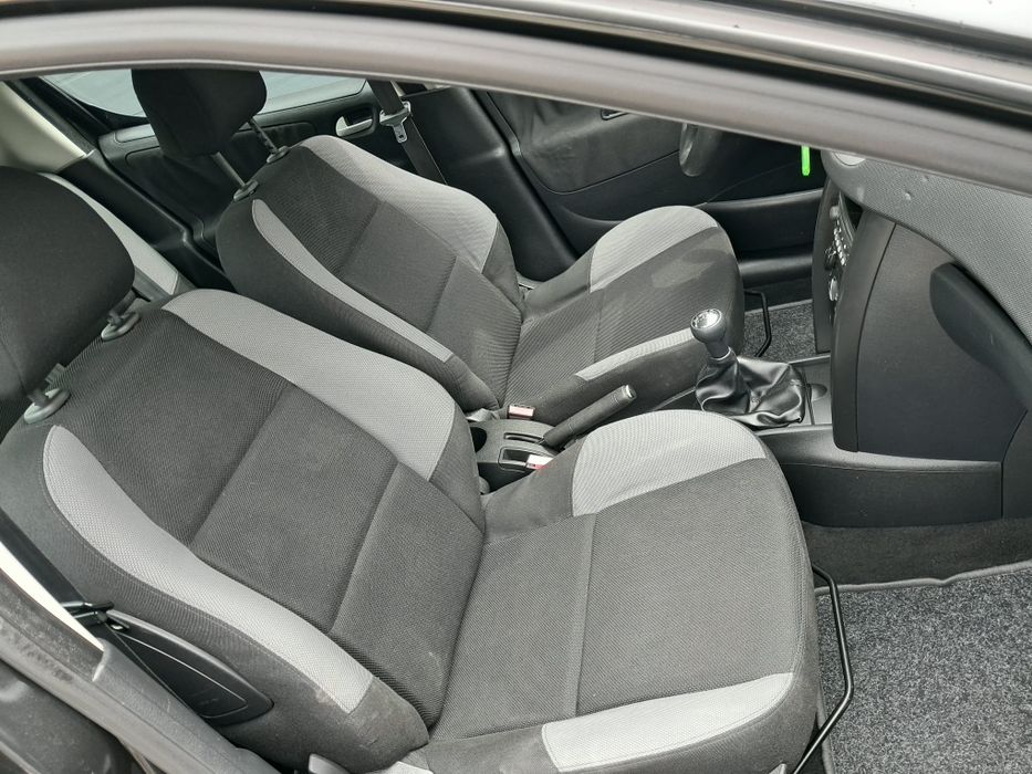 Peugeot 207 1.4  stary silnik Klima zarejestrowany