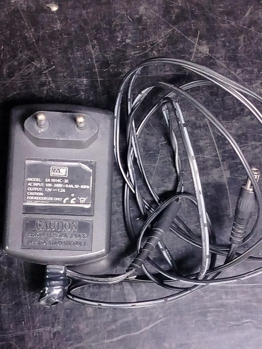 Yamaha MO6 i futerał drwniany