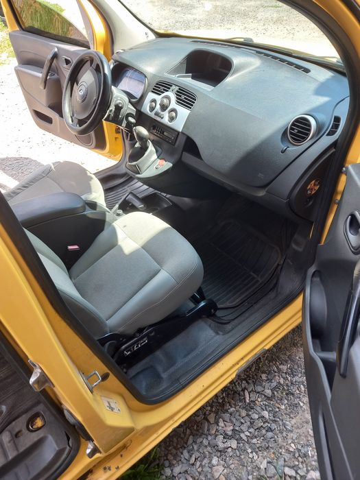 Продам Renault kango ZE 2012