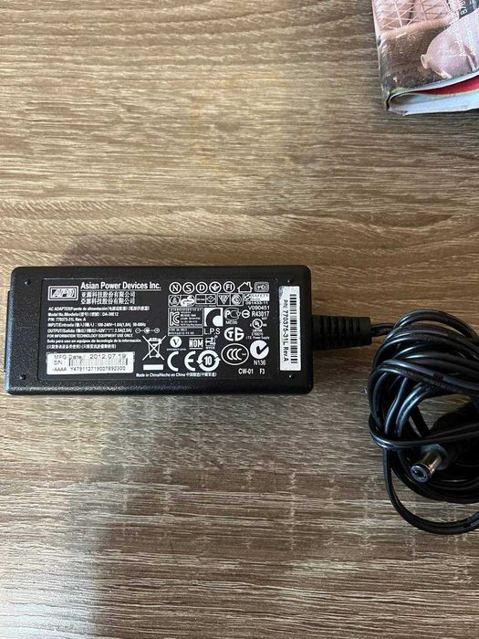 Продаю блок питания 12V 3.5A (универсальный адаптер, разъем 5.5×2.1 мм).