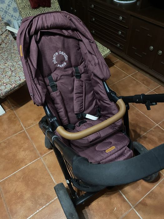 Carrinho bebe trio Pierre Cardin com 2 ovos