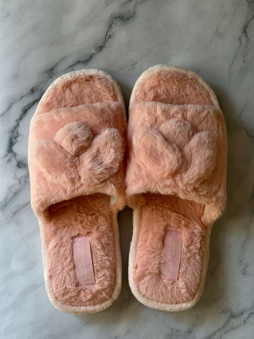Futrzane kapcie damskie