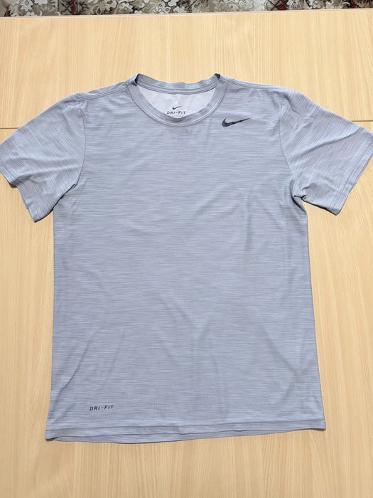 Спортивна футболка Nike Dry-Fit