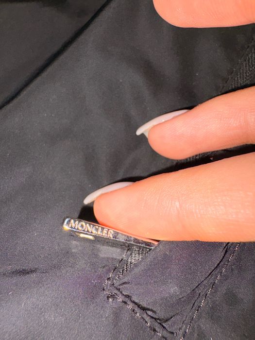 Kurtka damska Moncler Ocre – Czarna, Rozmiar S, Stan idealny