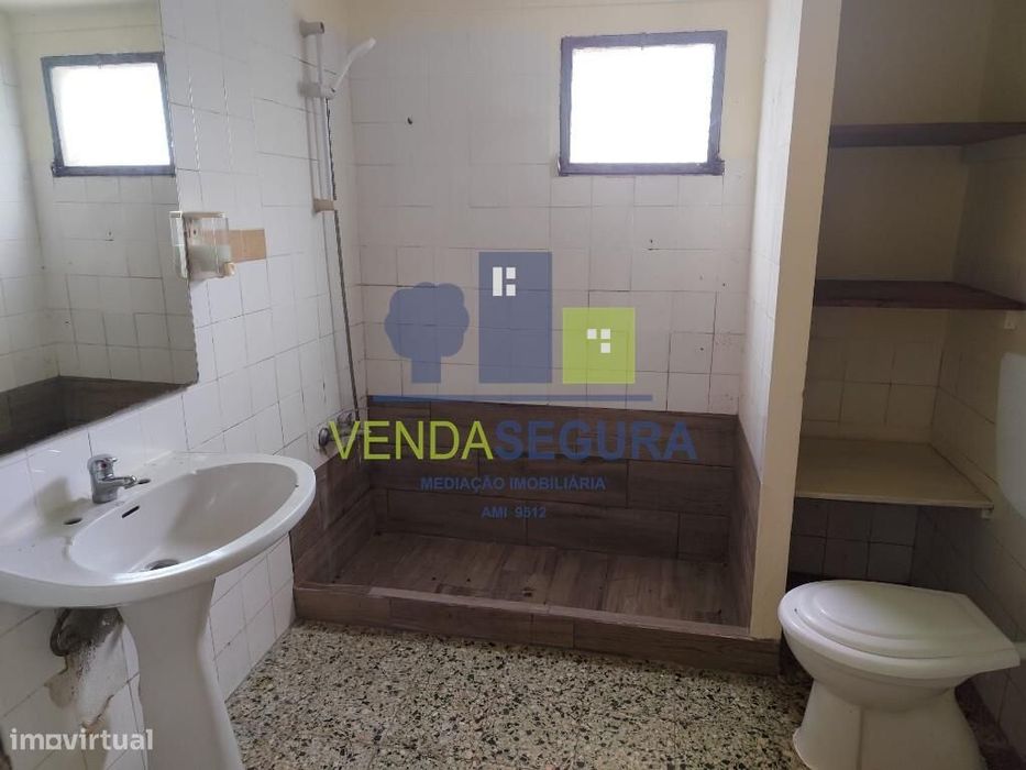 Casa térrea T4 com quintal | Granja