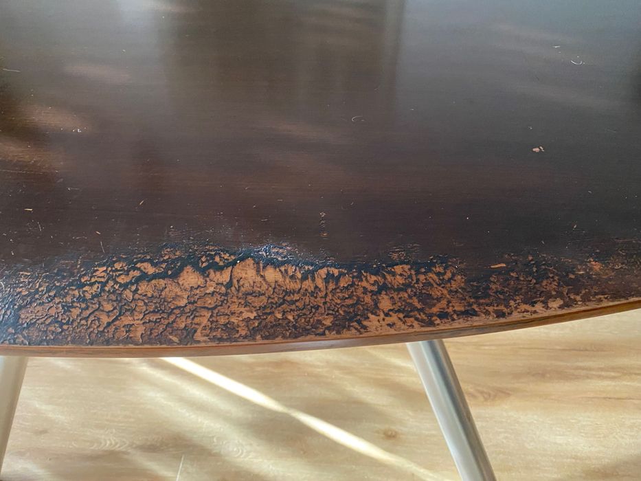 Mesa de jantar oval AREA Store – Nogueira Francesa