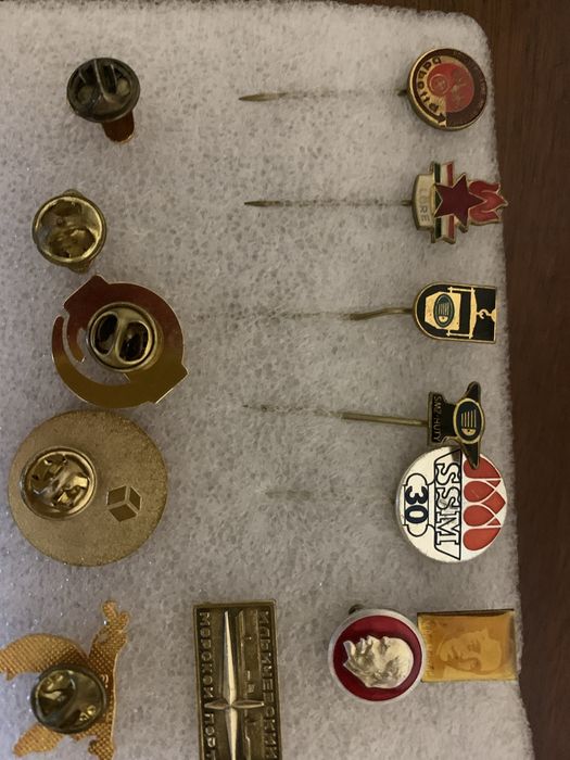 Швейние игли, капроновие нити, значки и др. ссср