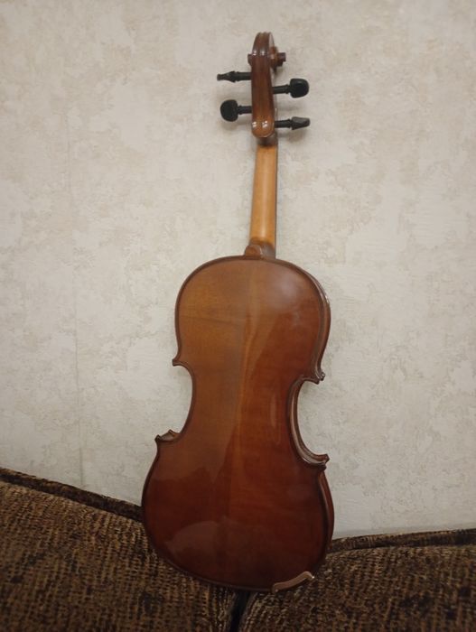 Продам скрипку  Stentor 1500А  4/4