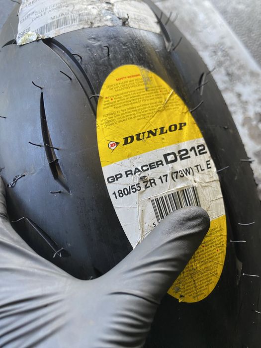 Pneus de Mota 120/70/17 e 180/55/17 - Dunlop GP Racer D212
