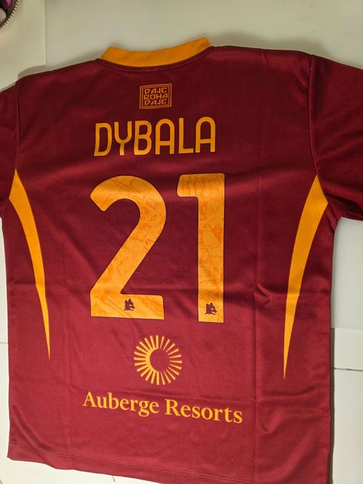 Equipamentos de futebol de treino (PSG e Roma)