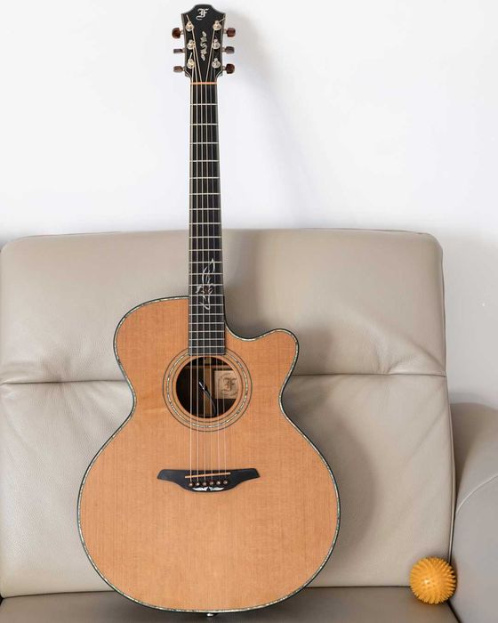 Gitara Furch S 25 CR cut