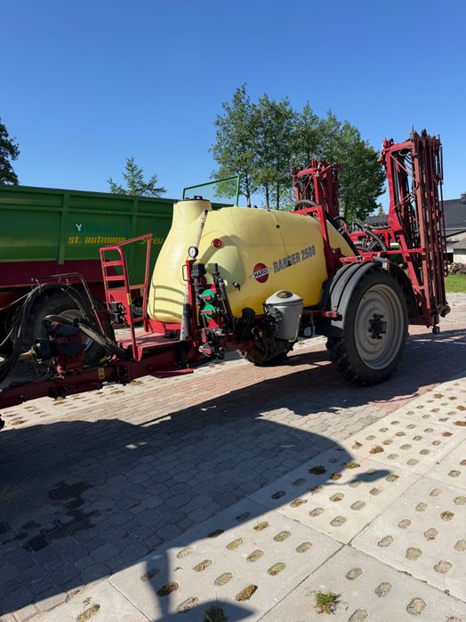 Hardi ranger 2500 litrów belka 21 metrów