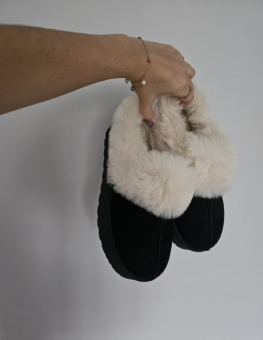 Czarne kapcie śniegowce z futerkiem na masywnej platformie 40